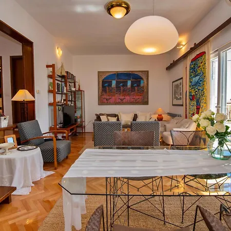 Semesterbostad Three-bedroom With Sea View 04 Makarska