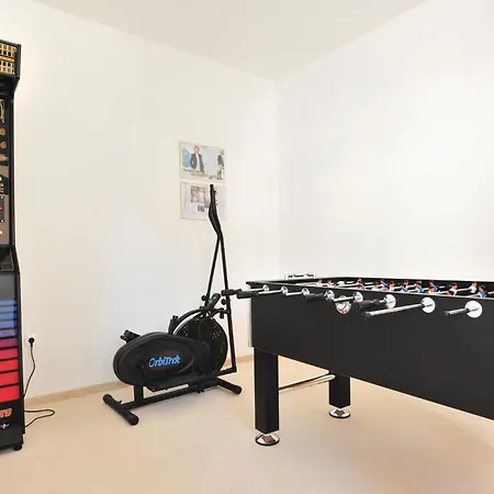 Three-bedroom With Sea View 04 Semesterbostad Makarska