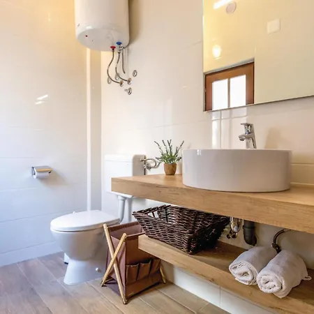 Three-bedroom With Sea View 04 Semesterbostad *