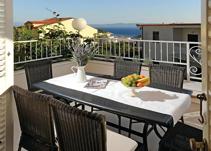 Three-bedroom With Sea View 04 * Makarska