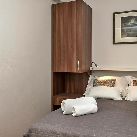 Three-bedroom With Sea View 04 Casa vacanze *