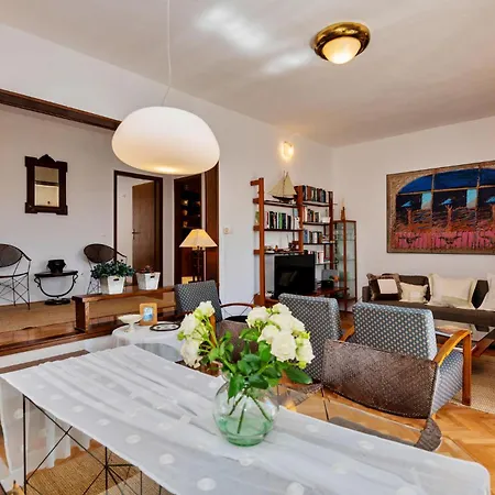 Three-bedroom With Sea View 04 *