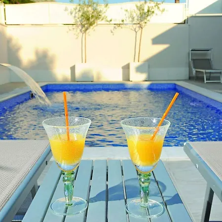 بيت للعطل Three-bedroom With Sea View 04 ماكارسكا