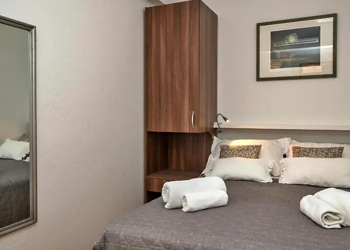 Three-bedroom With Sea View 04 Casa vacanze *