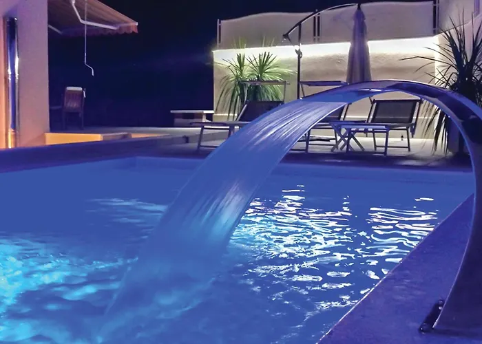 Tatil Evi Three-bedroom With Sea View 04