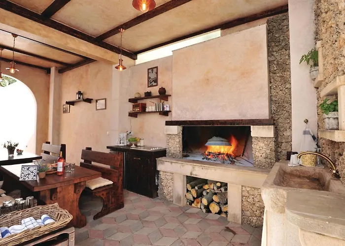 Tatil Evi Three-bedroom With Sea View 04 Makarska