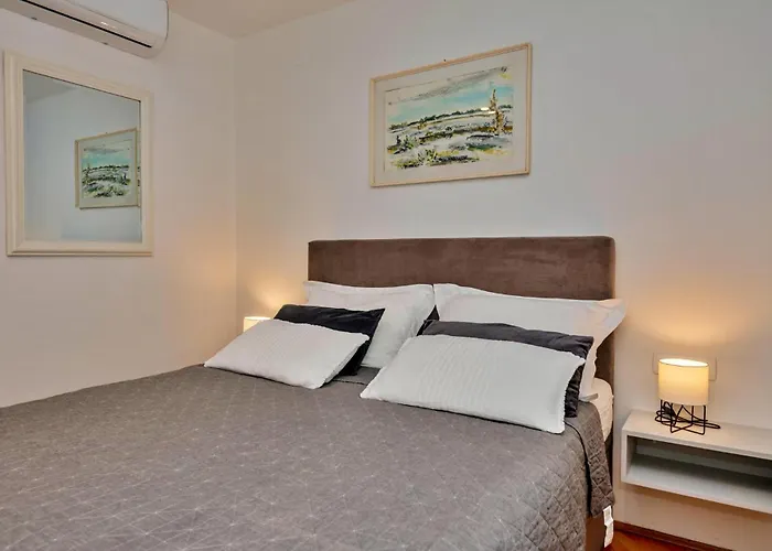 Three-bedroom With Sea View 04 * Makarska