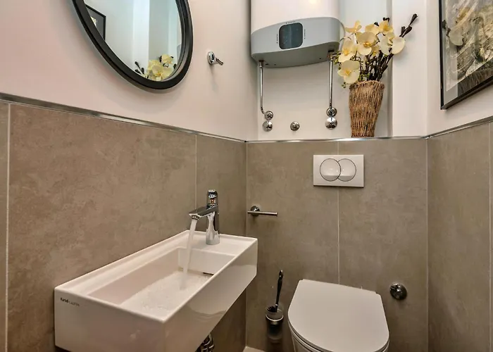 Three-bedroom With Sea View 04 *