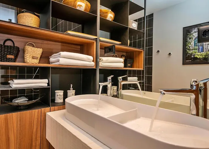 Three-bedroom With Sea View 04 Makarska