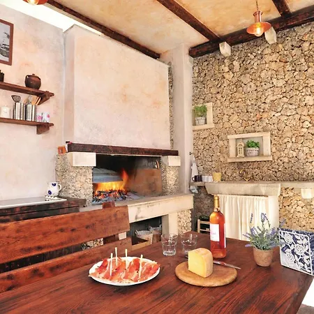 Dom wakacyjny Three-bedroom With Sea View 04 Makarska