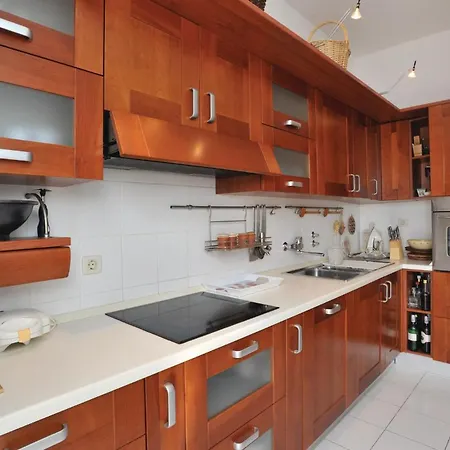 Three-bedroom With Sea View 04 Makarska