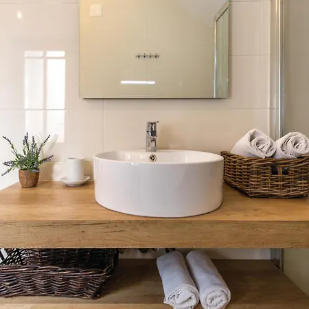 Three-bedroom With Sea View 04 Dom wakacyjny Makarska