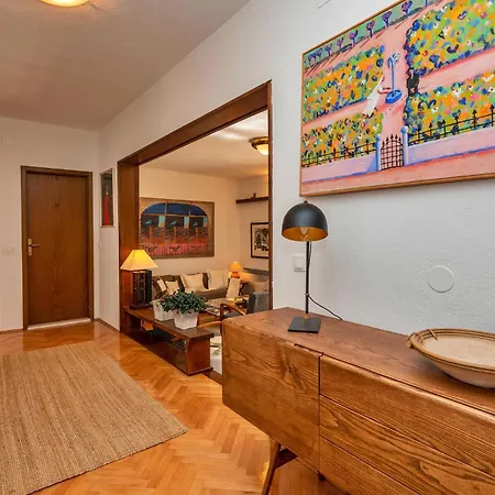 Three-bedroom With Sea View 04 Dom wakacyjny Makarska